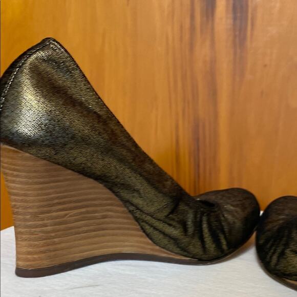 VTG Lanvin Metallic Gold Wedge Pumps Stacked Wood Heel Leather Soles 9 /39.5 - Picture 5 of 12